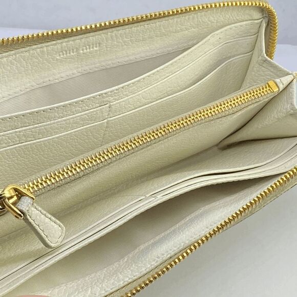 Authentic Miu Miu by Prada Ivory / Off White Leather Zip Around Wallet - Picture 9 of 10